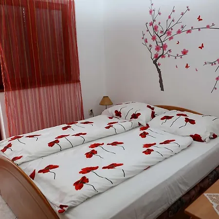 Zeljko 63 Apartman *